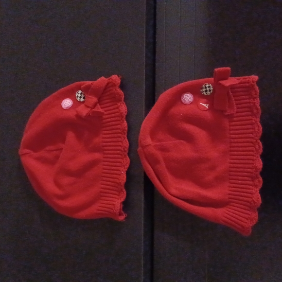 3$20 Two red hats Size 12-24M - Picture 2 of 5